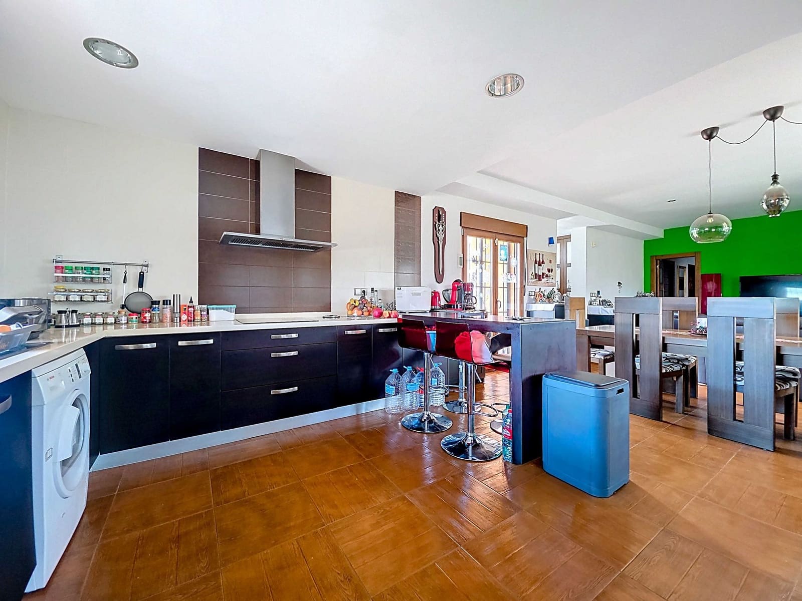 Chalet de 4 habitaciones en Pinoso en venta con piscina - 399.995 € (Ref: 10012446)
