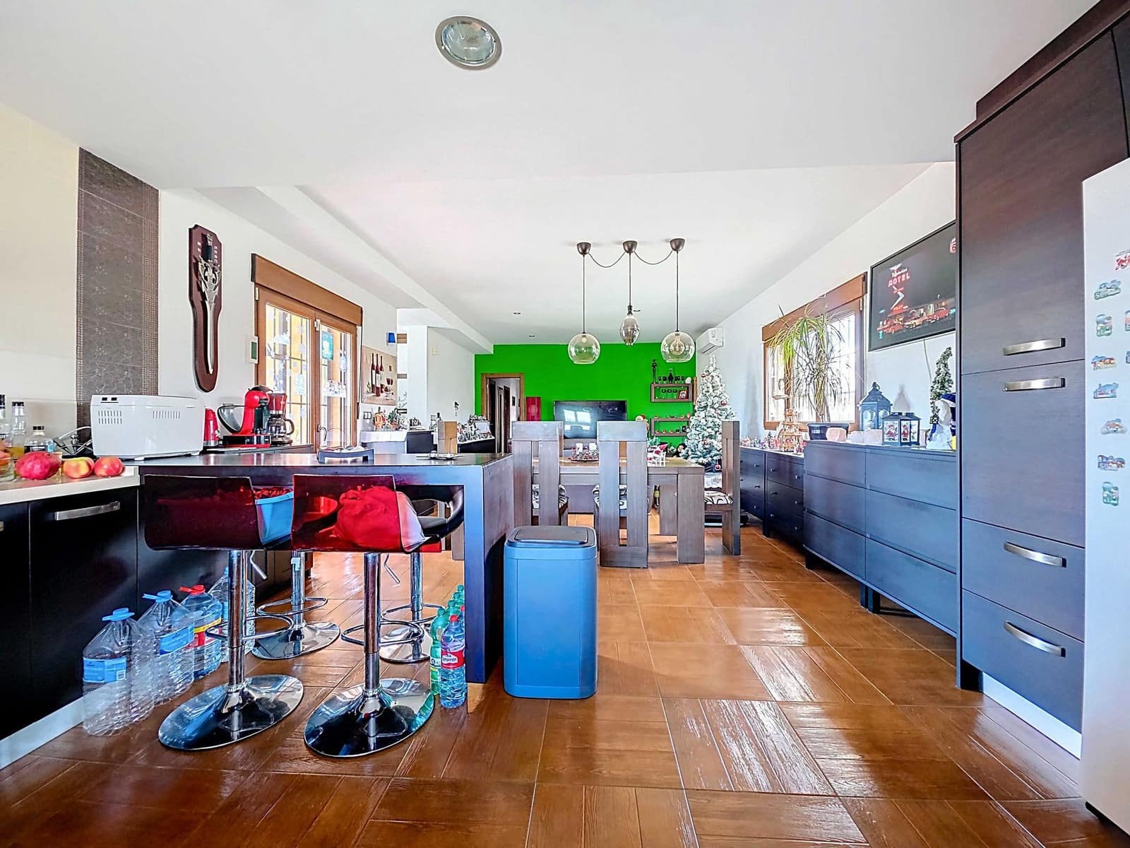 Chalet de 4 habitaciones en Pinoso en venta con piscina - 399.995 € (Ref: 10012446)