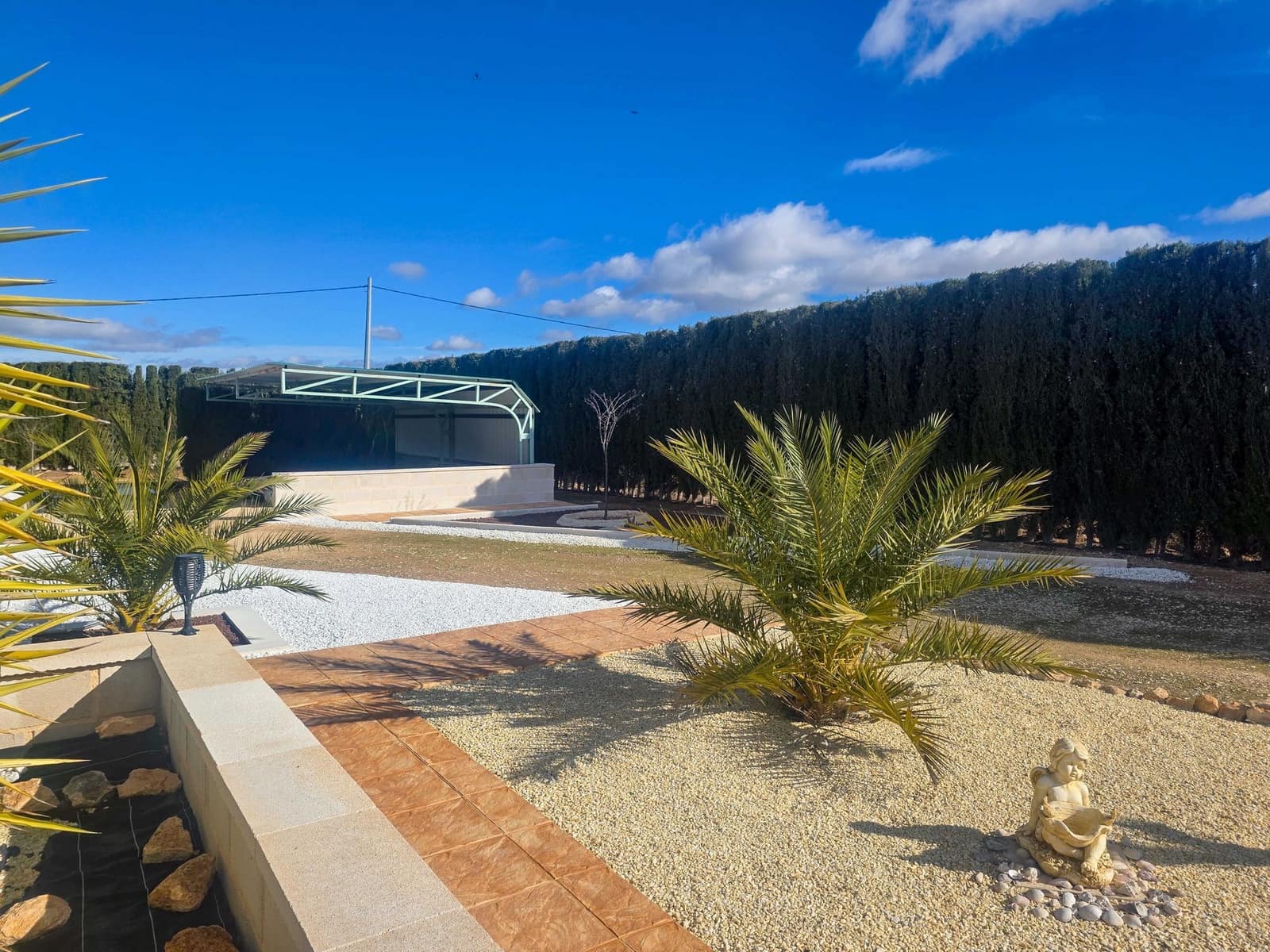 Chalet de 4 habitaciones en Pinoso en venta con piscina - 399.995 € (Ref: 10012446)