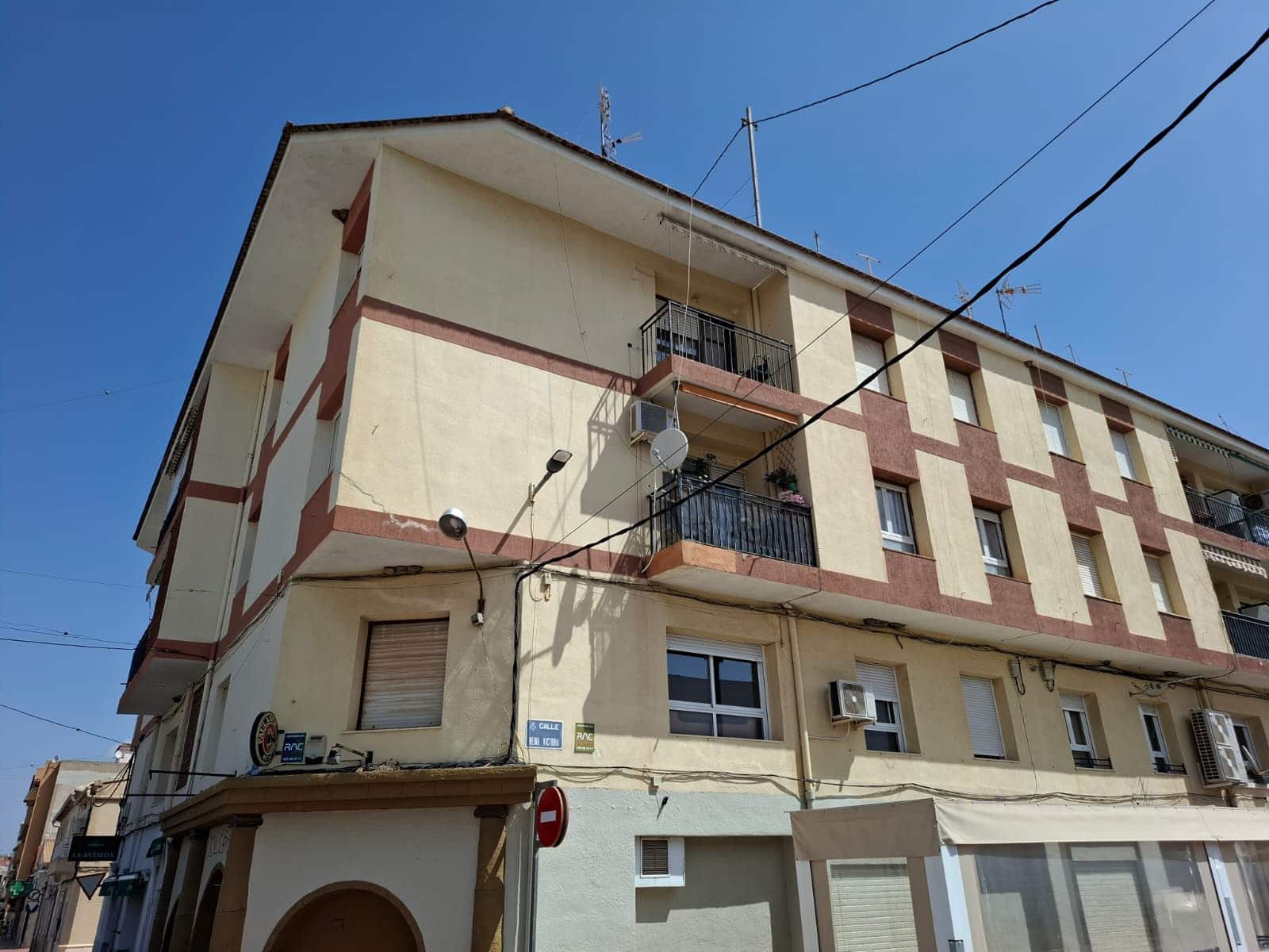 Apartamento de 3 habitaciones en Pinoso en venta - 87.500 € (Ref: 10012447)