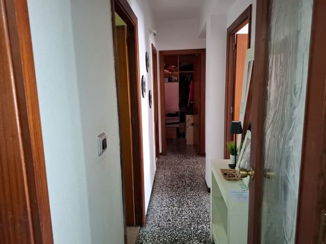 Apartamento de 3 habitaciones en Pinoso en venta - 87.500 € (Ref: 10012447)
