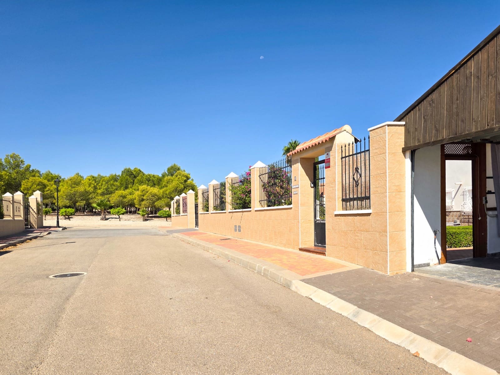 Chalet de 3 habitaciones en Campos del Río en venta con piscina garaje - 399.950 € (Ref: 10025899)
