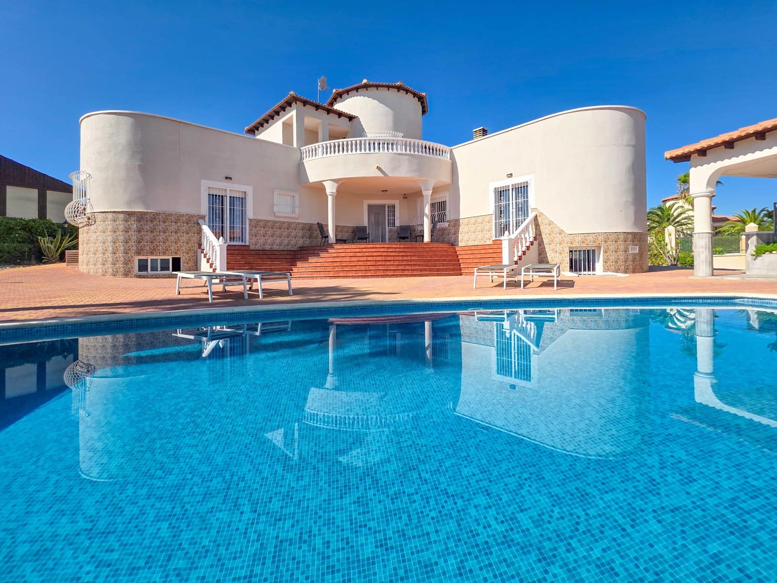Chalet de 3 habitaciones en Campos del Río en venta con piscina garaje - 399.950 € (Ref: 10025899)