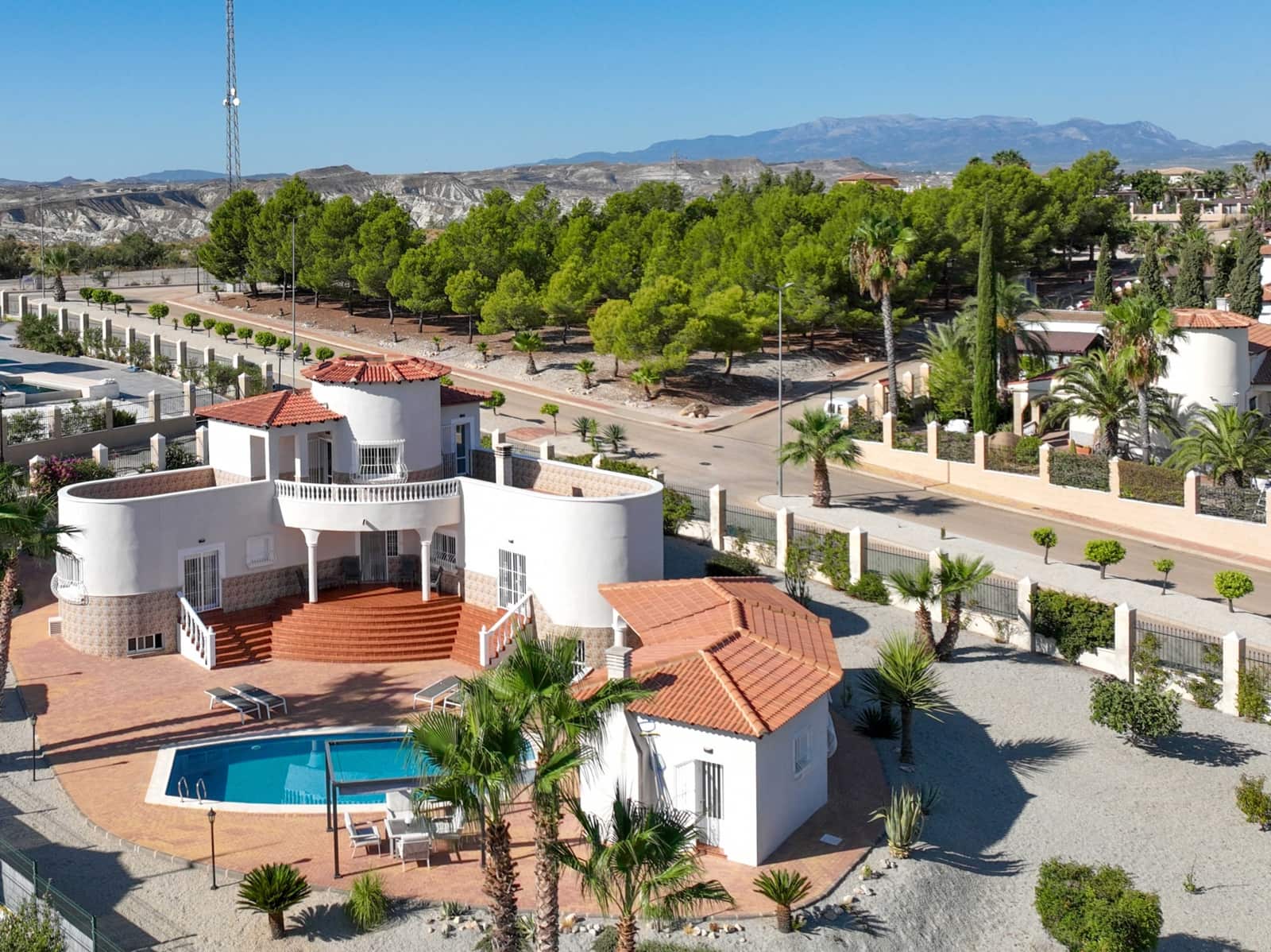 Chalet de 3 habitaciones en Campos del Río en venta con piscina garaje - 399.950 € (Ref: 10025899)