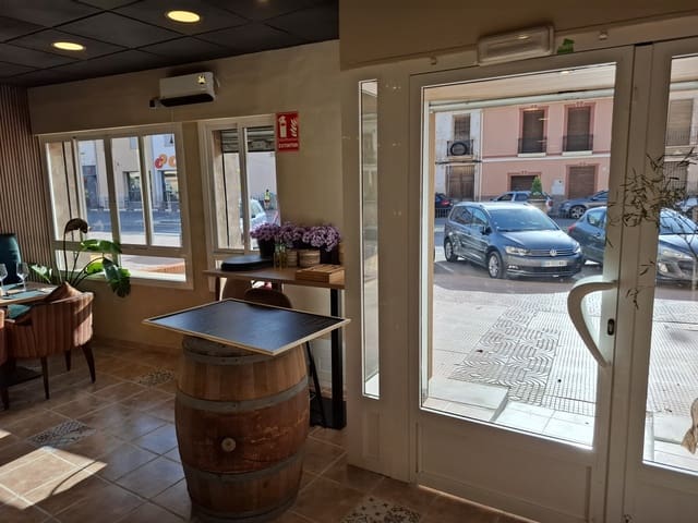 Restaurant/bar te koop in Pinoso - € 60.000 (Ref: 10025900)