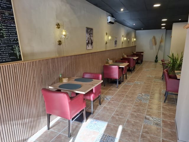 Restaurant/bar te koop in Pinoso - € 60.000 (Ref: 10025900)