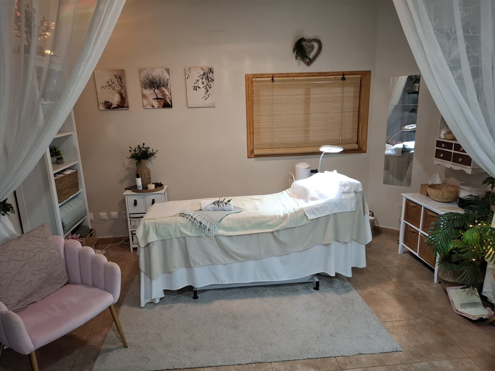 Kaupallinen myytävänä paikassa Pinoso - 25 000 € (Ref: 10025902)