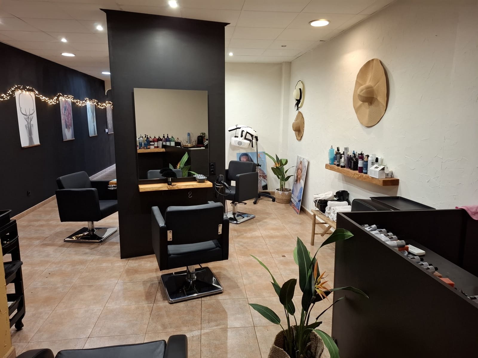 Kaupallinen myytävänä paikassa Pinoso - 25 000 € (Ref: 10025902)