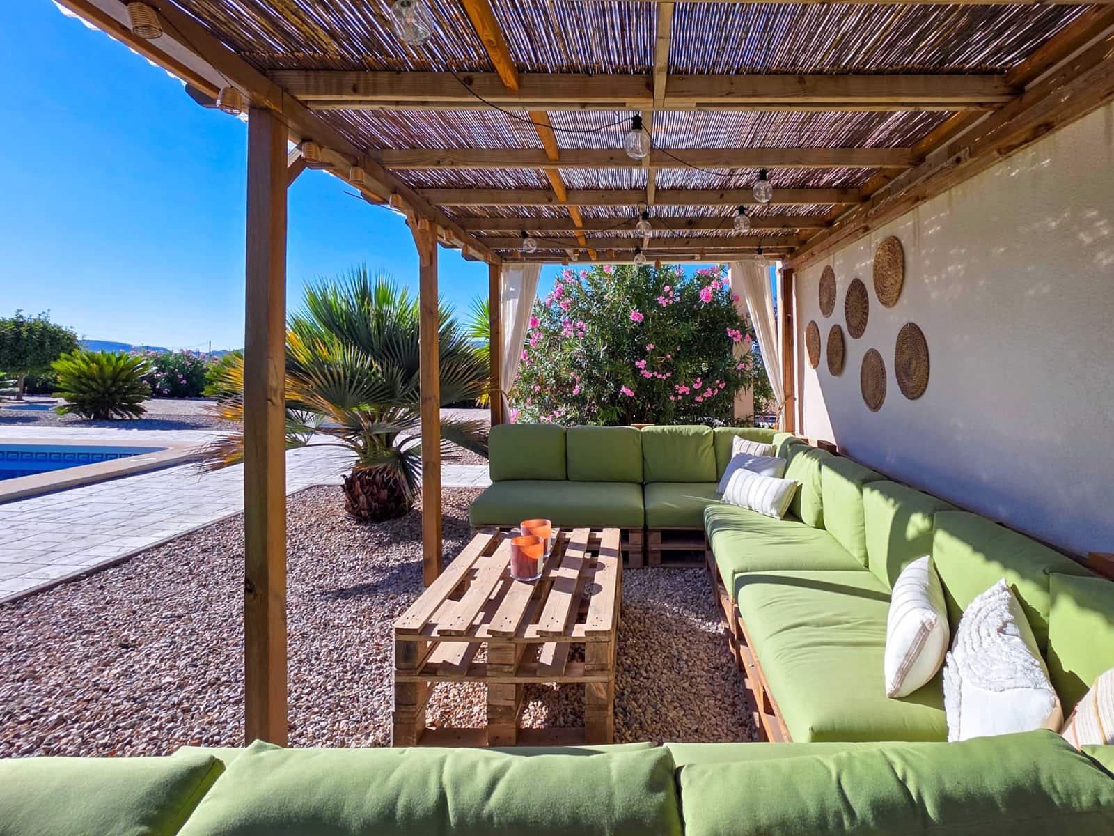 Chalet de 4 habitaciones en Pinoso en venta con piscina garaje - 669.000 € (Ref: 10065692)