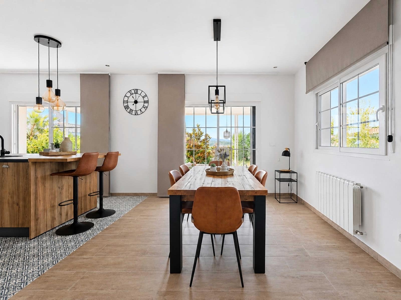 Chalet de 4 habitaciones en Pinoso en venta con piscina garaje - 669.000 € (Ref: 10065692)