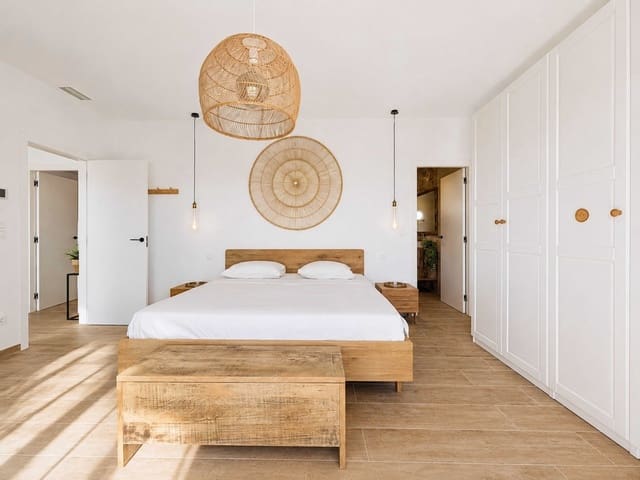 4 quarto Moradia para venda em Pinoso com piscina garagem - 669 000 € (Ref: 10065692)