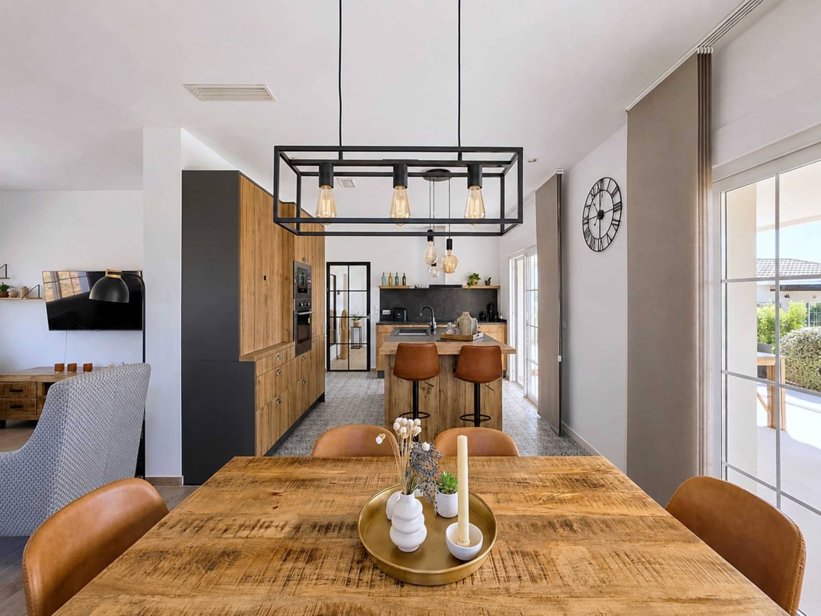 Chalet de 4 habitaciones en Pinoso en venta con piscina garaje - 669.000 € (Ref: 10065692)