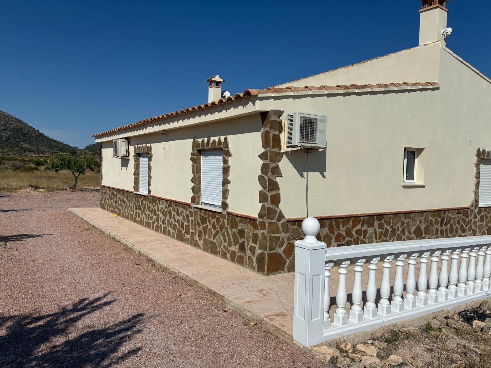 3 slaapkamer Villa te koop in Monovar / Monover met zwembad garage - € 320.000 (Ref: 10065693)
