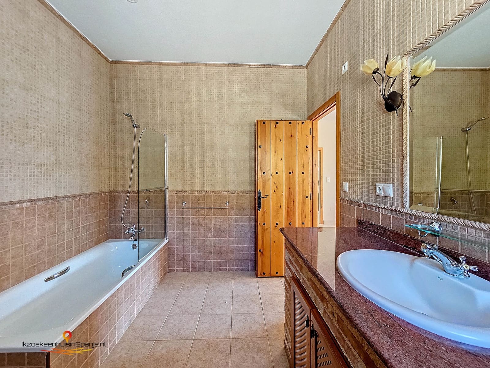 3 sypialnia Willa na sprzedaż w Fortuna z basenem garażem - 599 000 € (Ref: 10065695)