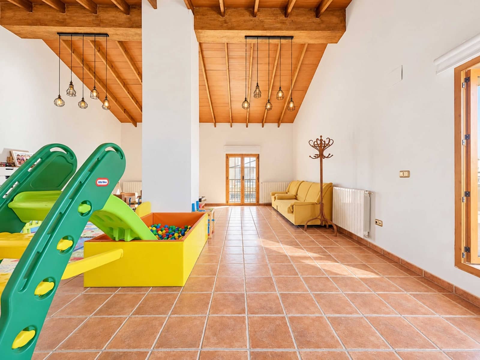 3 soverom Hus til salgs i Pinoso med garasje - € 415 000 (Ref: 10101424)