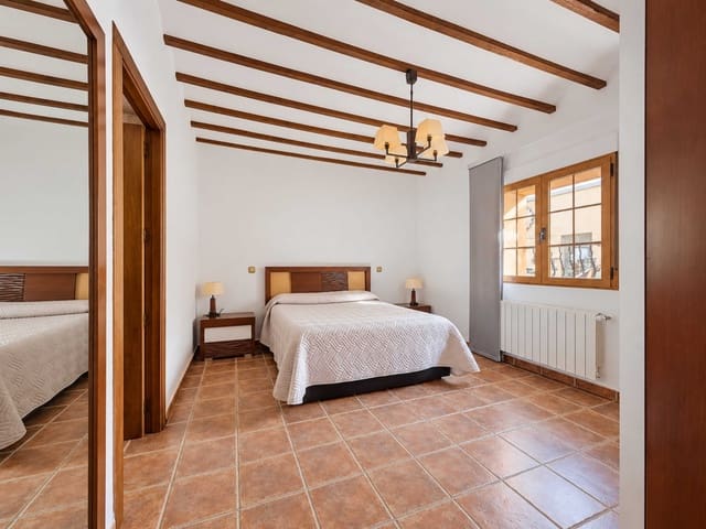 3 soverom Hus til salgs i Pinoso med garasje - € 415 000 (Ref: 10101424)