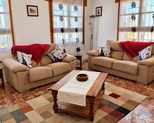 9 slaapkamer Huis te koop in Baza met zwembad garage - € 249.750 (Ref: 10101426)