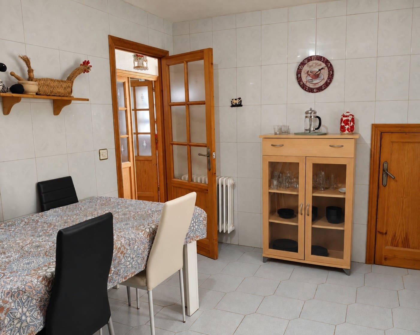 9 soveværelse Byhus til salg i Baza med swimmingpool garage - € 249.750 (Ref: 10101426)