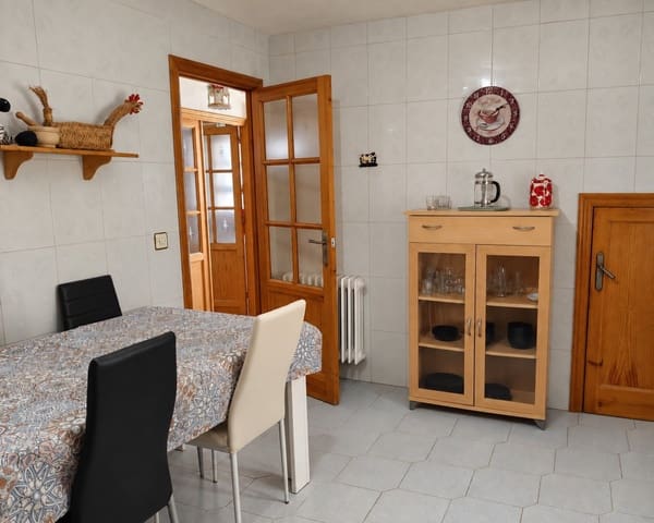 9 slaapkamer Huis te koop in Baza met zwembad garage - € 249.750 (Ref: 10101426)