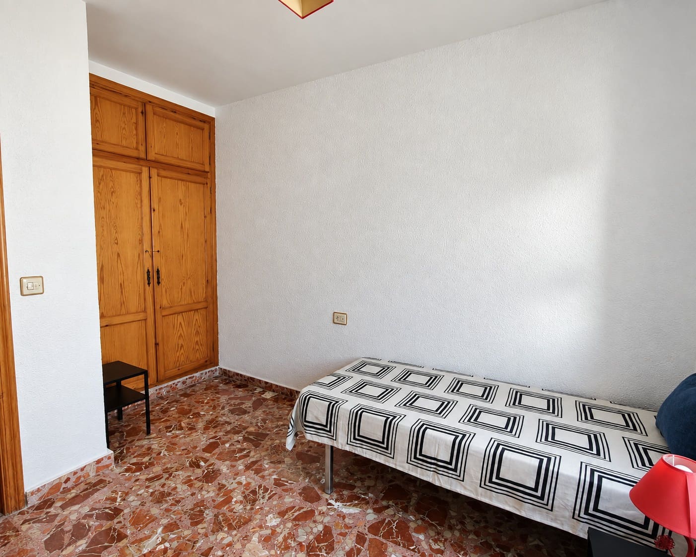 9 soveværelse Byhus til salg i Baza med swimmingpool garage - € 249.750 (Ref: 10101426)
