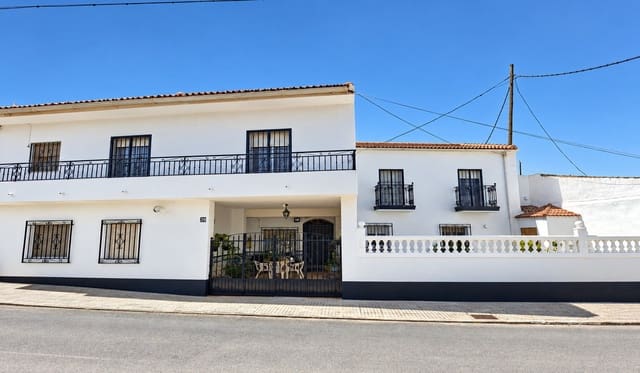 6 sovrum Hus till salu i Cuevas del Campo med garage - 149 995 € (Ref: 10101427)