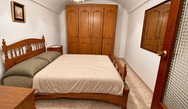 6 sovrum Hus till salu i Cuevas del Campo med garage - 149 995 € (Ref: 10101427)