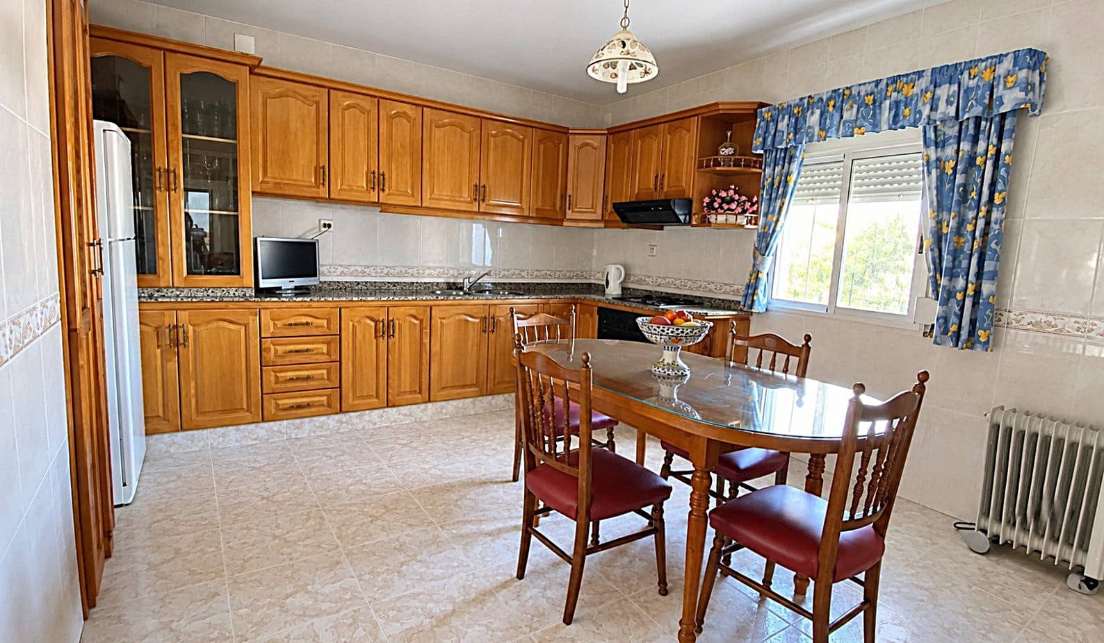 6 sovrum Hus till salu i Cuevas del Campo med garage - 149 995 € (Ref: 10101427)