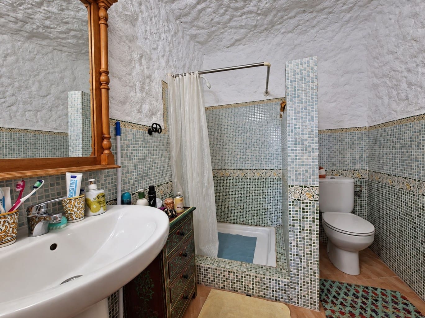 4 bedroom Cave House for sale in Baza with garage - € 189,950 (Ref: 10130538)