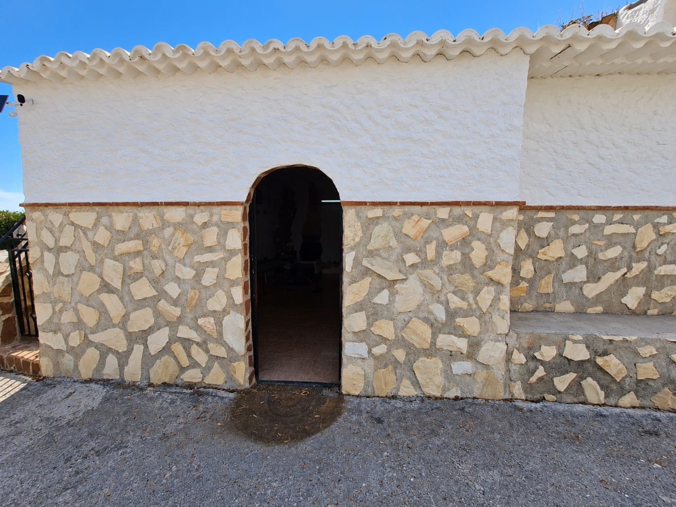 4 bedroom Cave House for sale in Baza with garage - € 189,950 (Ref: 10130538)