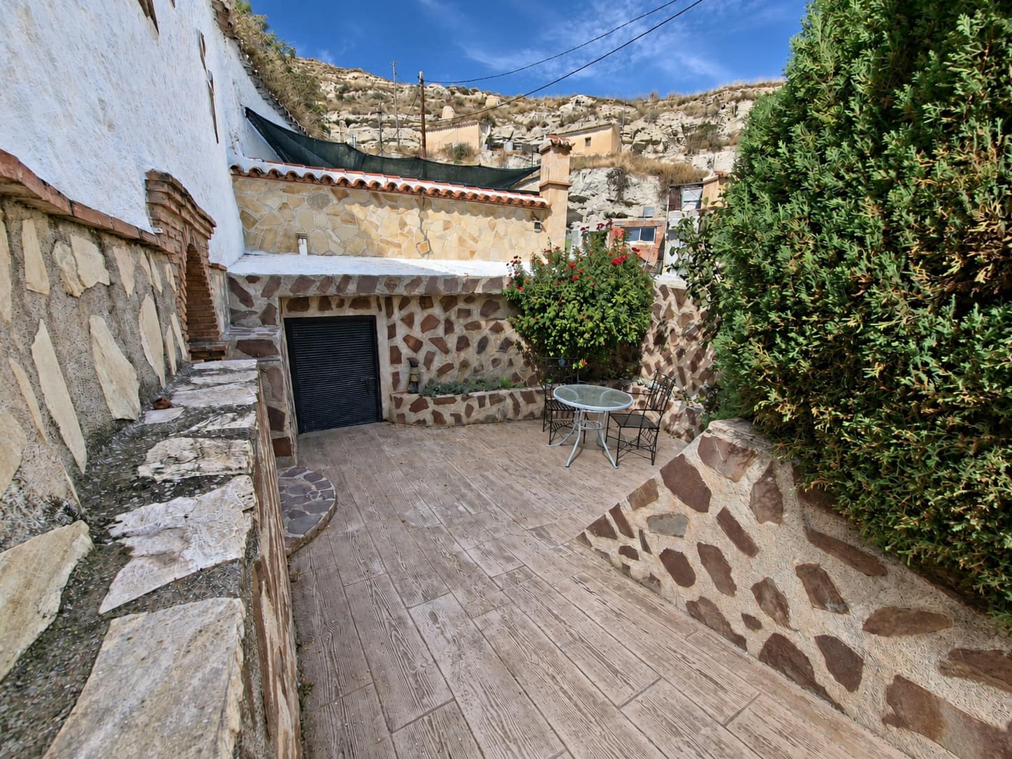 4 bedroom Cave House for sale in Baza with garage - € 189,950 (Ref: 10130538)