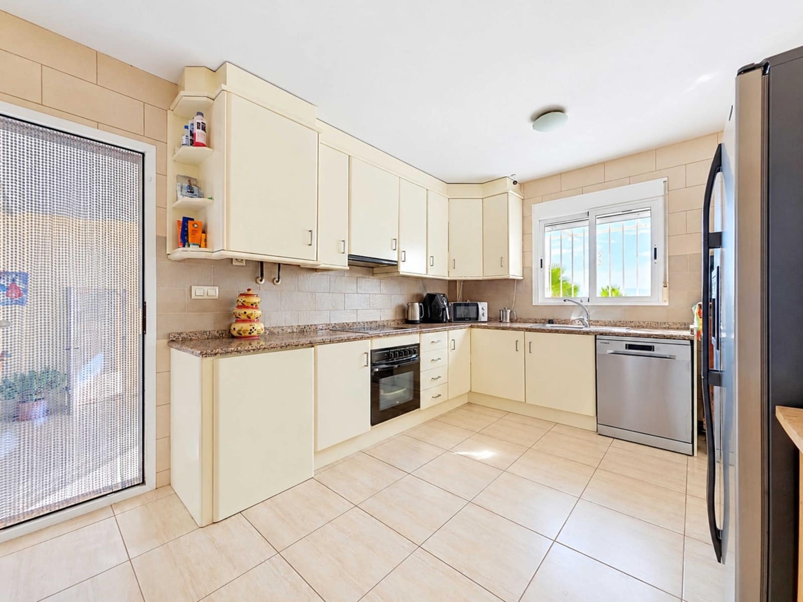3 sypialnia Willa na sprzedaż w Pinoso z basenem garażem - 399 000 € (Ref: 10140458)