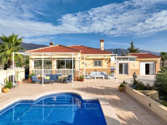 3 sypialnia Willa na sprzedaż w Pinoso z basenem garażem - 399 000 € (Ref: 10140458)