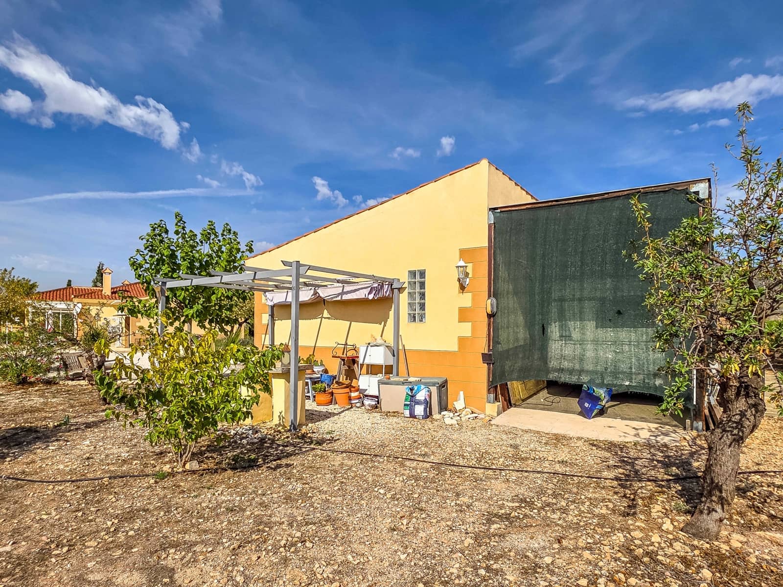 3 sypialnia Willa na sprzedaż w Pinoso z basenem garażem - 399 000 € (Ref: 10140458)