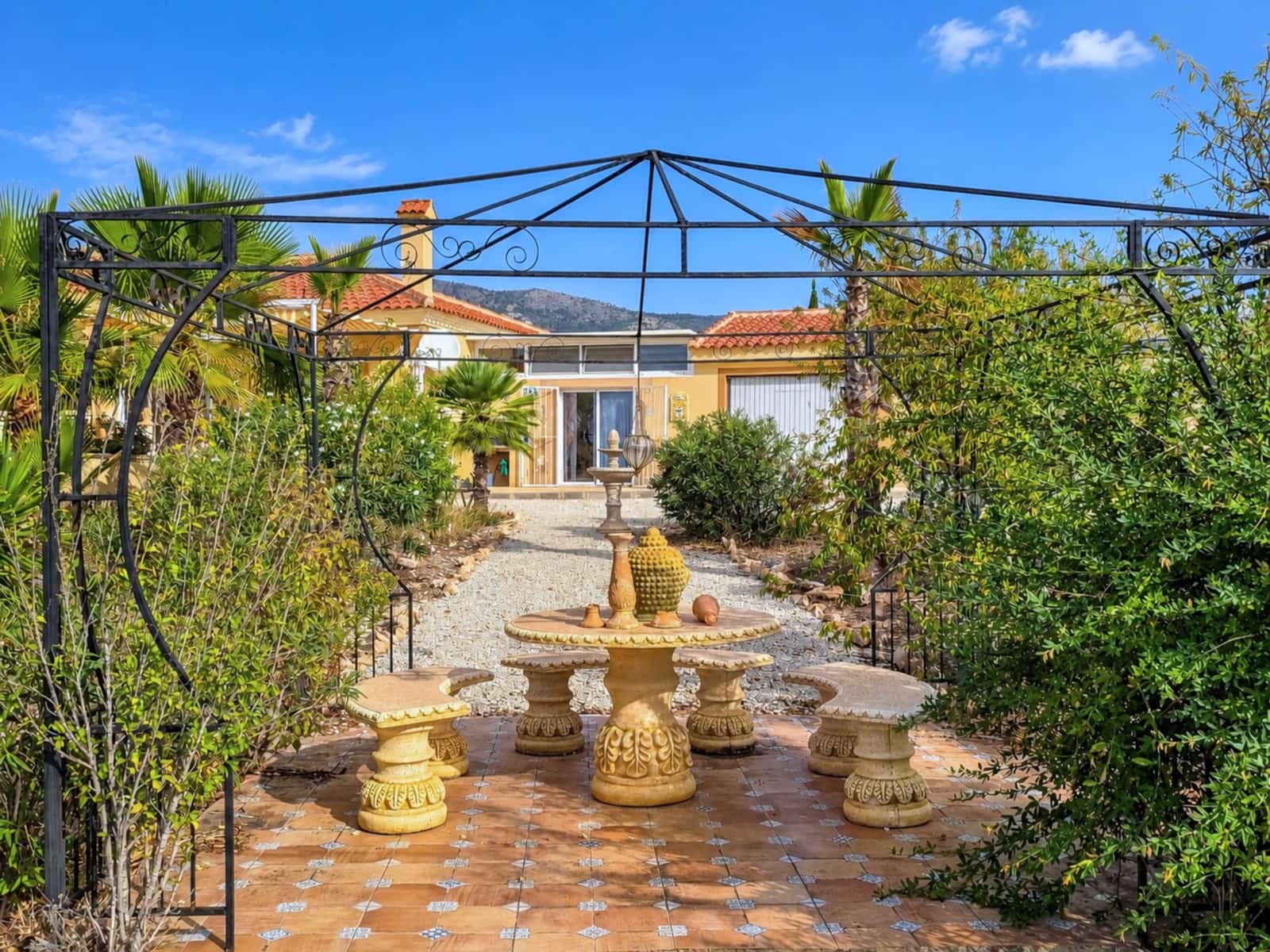 3 sypialnia Willa na sprzedaż w Pinoso z basenem garażem - 399 000 € (Ref: 10140458)