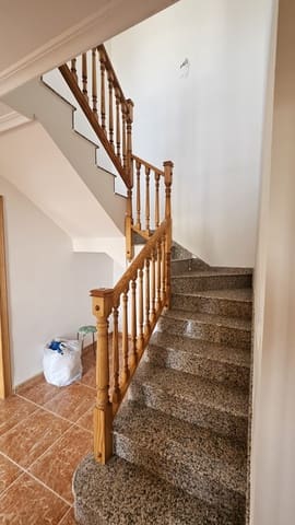 4 soverom Hus til salgs i Pinoso med garasje - € 235 000 (Ref: 10163922)