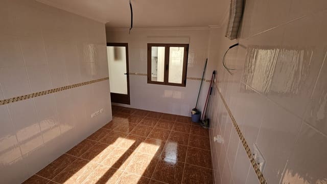 4 soverom Hus til salgs i Pinoso med garasje - € 235 000 (Ref: 10163922)