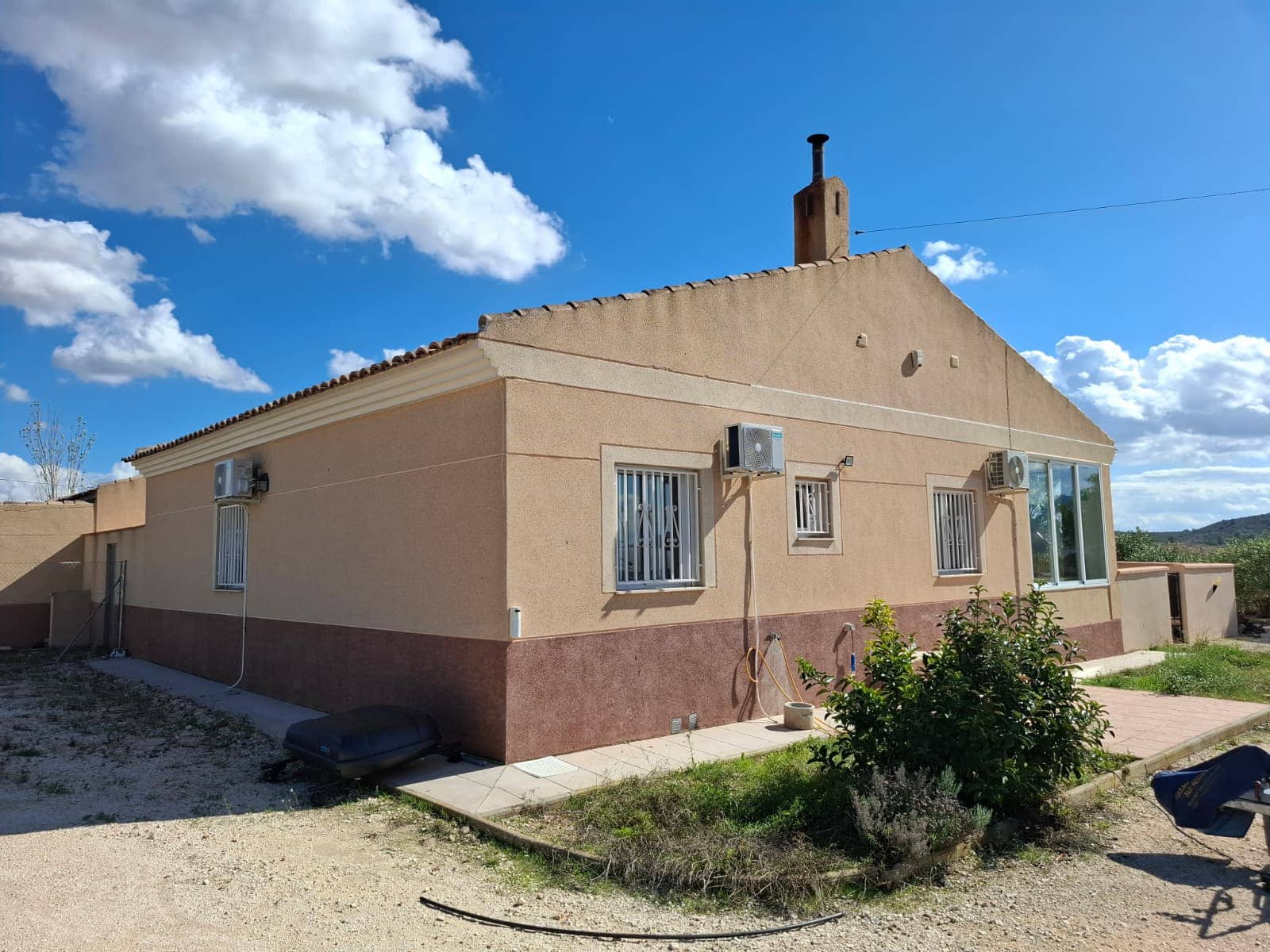 3 soverom Villa til salgs i Pinoso med svømmebasseng garasje - € 349 500 (Ref: 10169083)