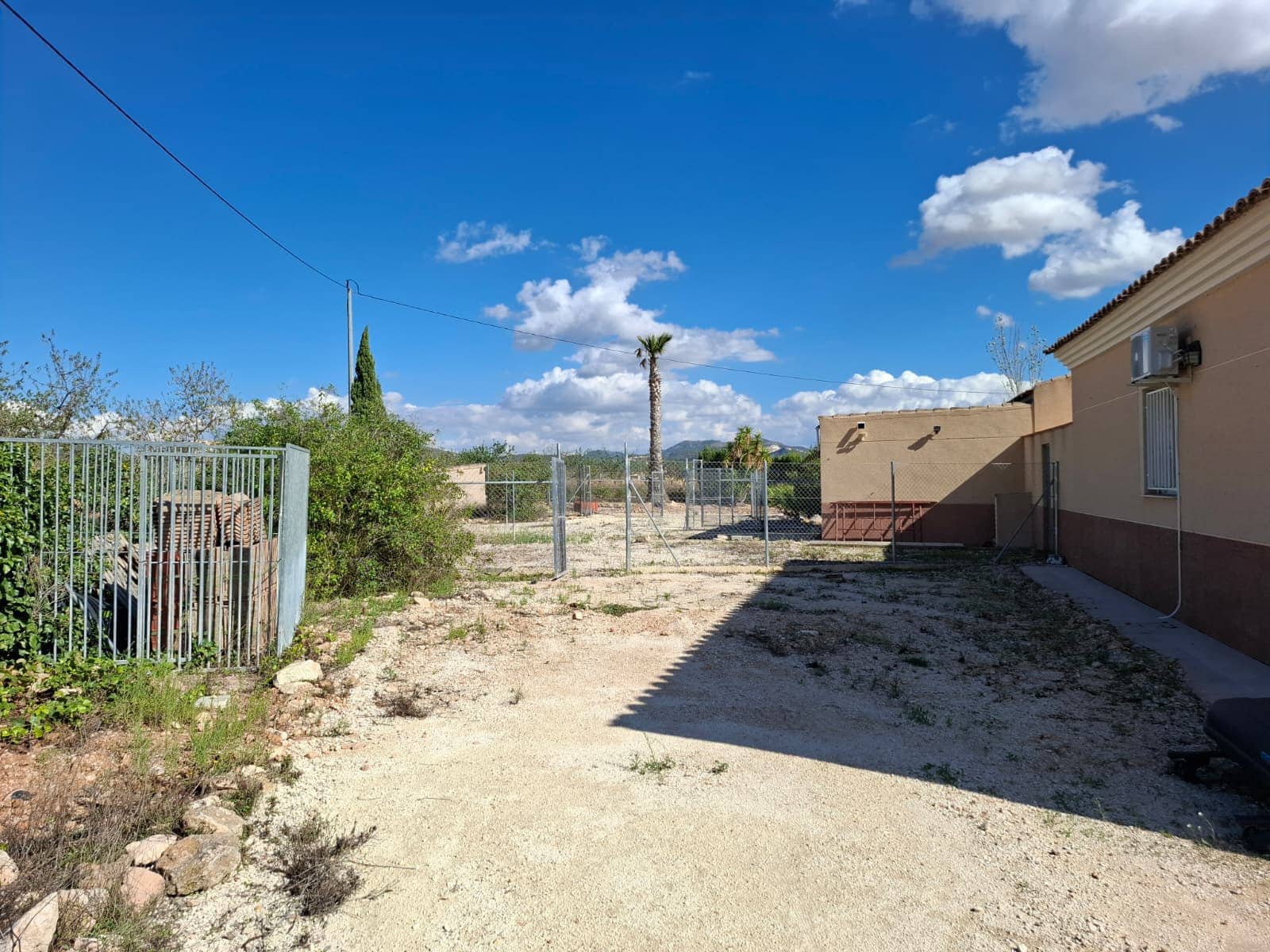 3 soverom Villa til salgs i Pinoso med svømmebasseng garasje - € 349 500 (Ref: 10169083)