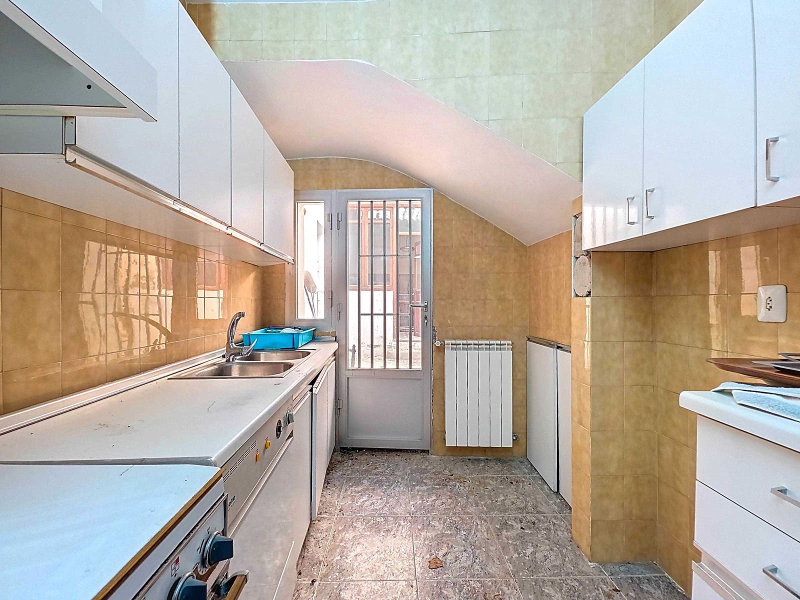 5 slaapkamer Huis te koop in Pinoso met garage - € 142.500 (Ref: 9105391)