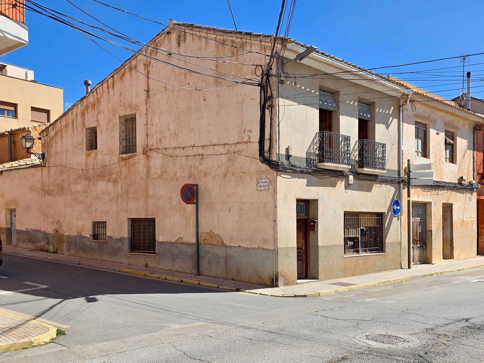 5 slaapkamer Huis te koop in Pinoso met garage - € 142.500 (Ref: 9105391)