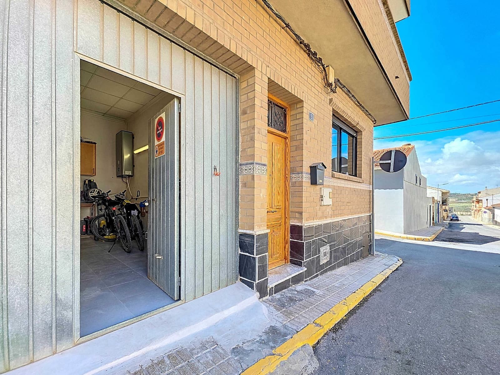 3 soveværelse Byhus til salg i Pinoso med garage - € 199.950 (Ref: 9105398)