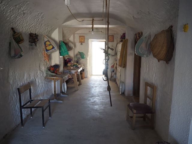 4 quarto Casa de Caverna para venda em Benamaurel com garagem - 129 500 € (Ref: 9105404)