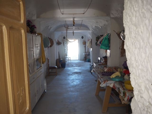 4 quarto Casa de Caverna para venda em Benamaurel com garagem - 129 500 € (Ref: 9105404)