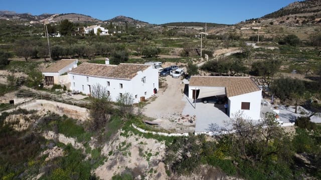 6 soveværelse Finca/Landehus til salg i Vélez-Blanco med swimmingpool garage - € 475.000 (Ref: 9105432)