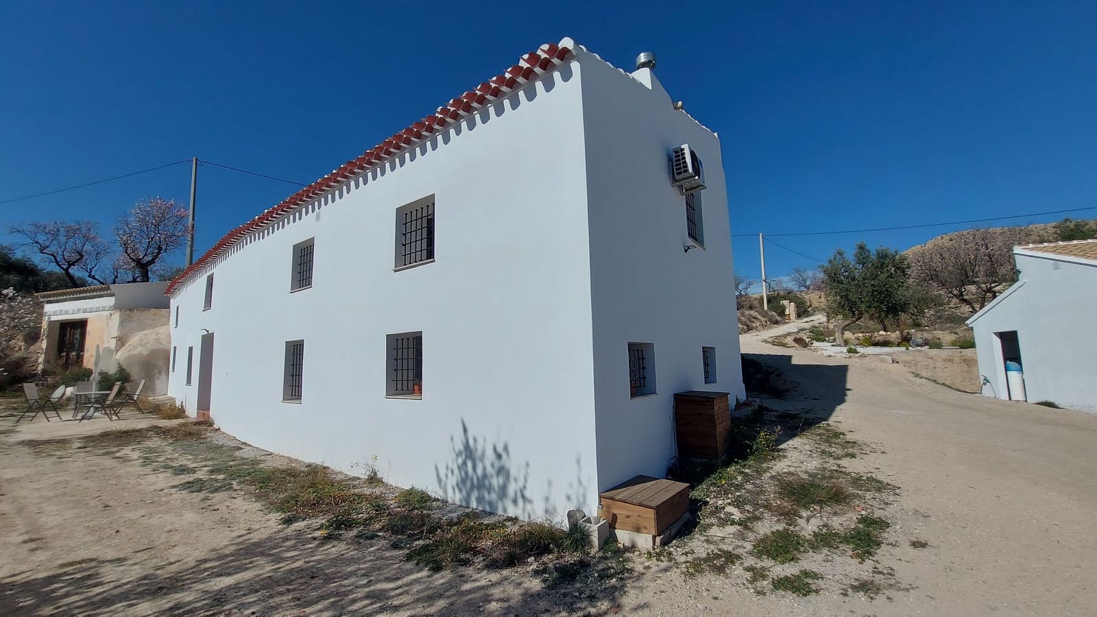 6 soveværelse Finca/Landehus til salg i Velez-Blanco med swimmingpool garage - € 475.000 (Ref: 9105432)