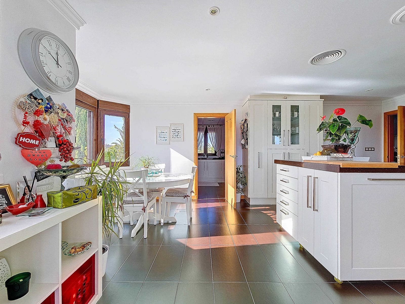 5 soverom Villa til salgs i Pinoso med svømmebasseng garasje - € 675 000 (Ref: 9105455)