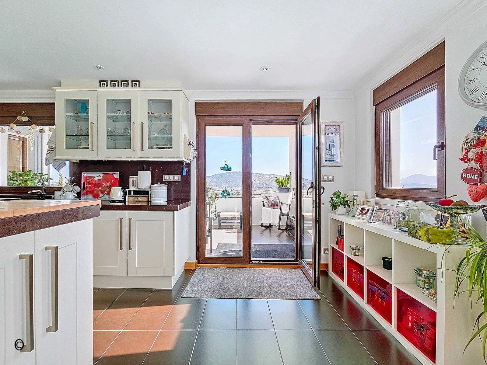 5 soverom Villa til salgs i Pinoso med svømmebasseng garasje - € 675 000 (Ref: 9105455)