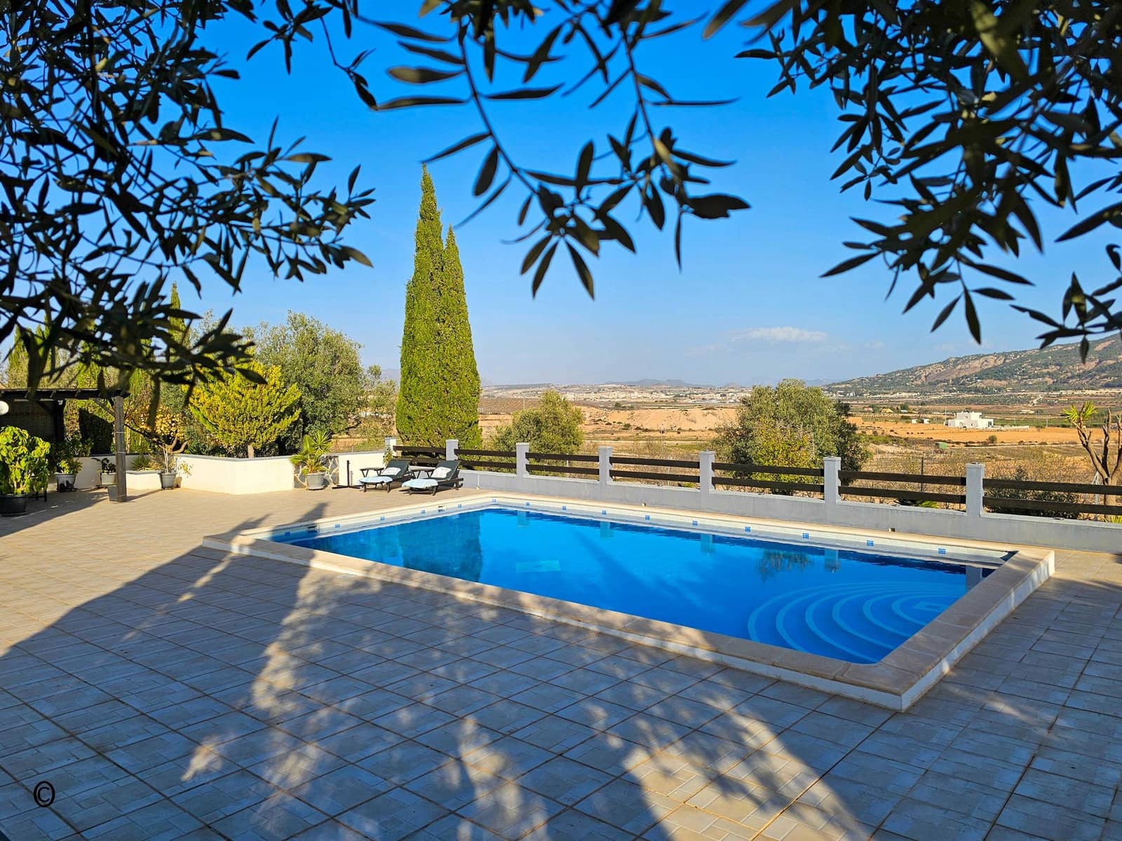 5 soverom Villa til salgs i Pinoso med svømmebasseng garasje - € 675 000 (Ref: 9105455)