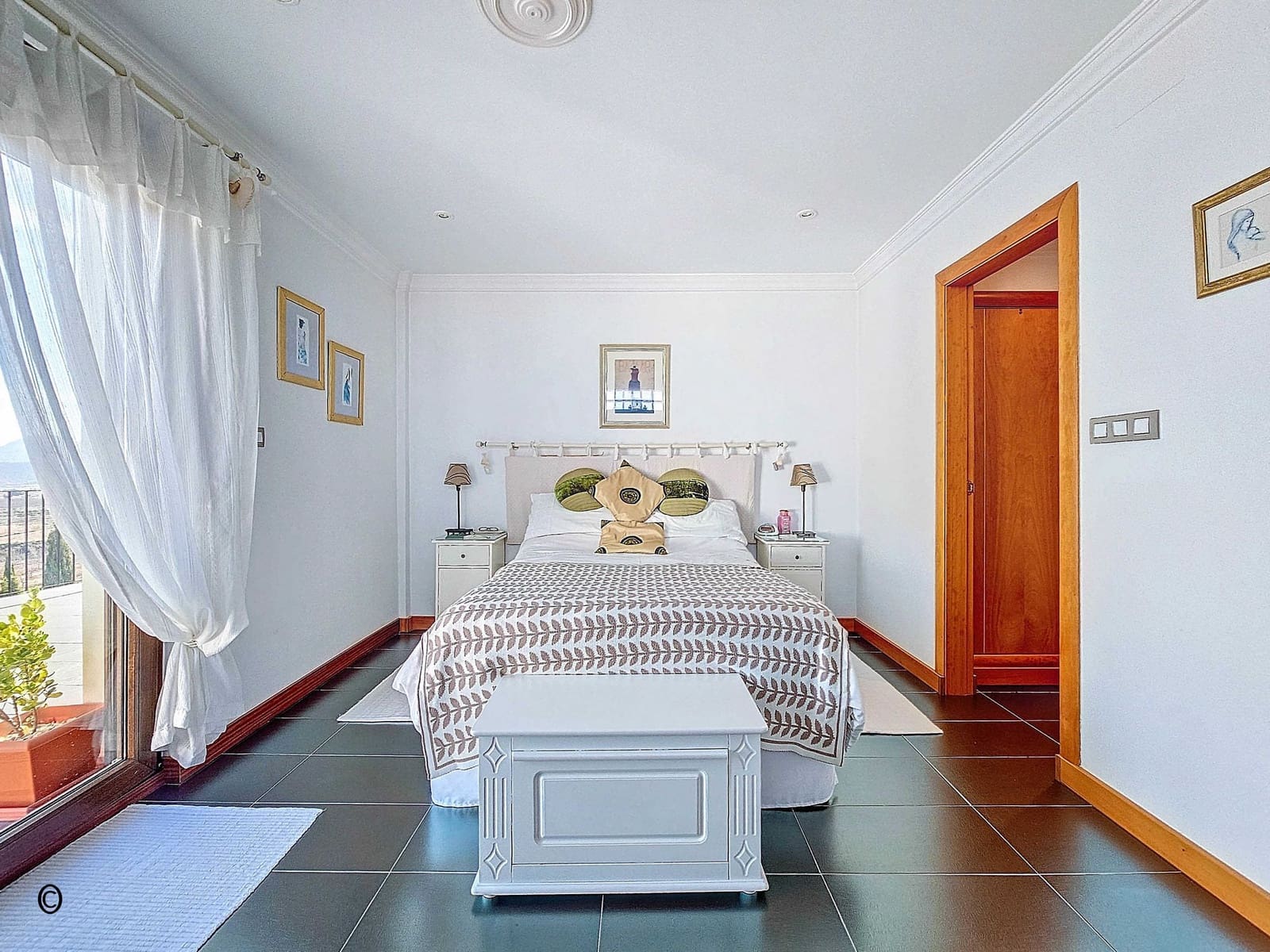 5 soverom Villa til salgs i Pinoso med svømmebasseng garasje - € 675 000 (Ref: 9105455)