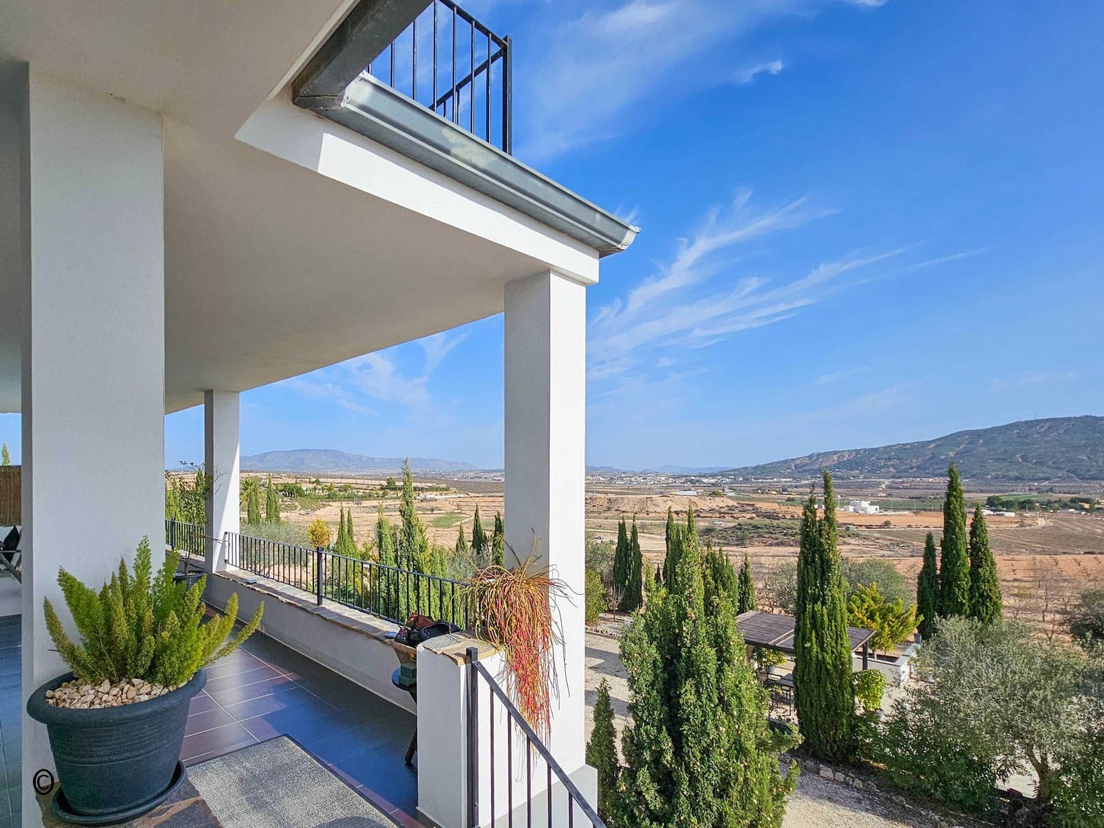 5 soverom Villa til salgs i Pinoso med svømmebasseng garasje - € 675 000 (Ref: 9105455)